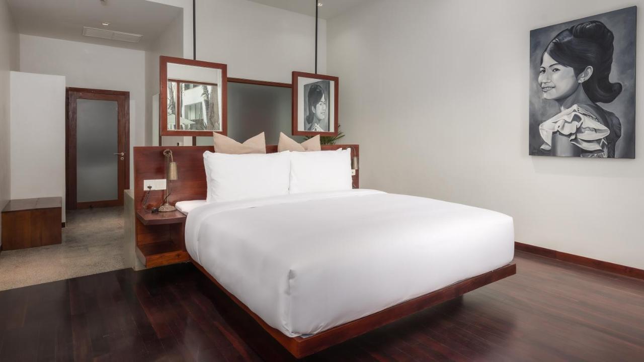 Shintana Saya La Maison Siem Reap Ngoại thất bức ảnh A bedroom at the hotel