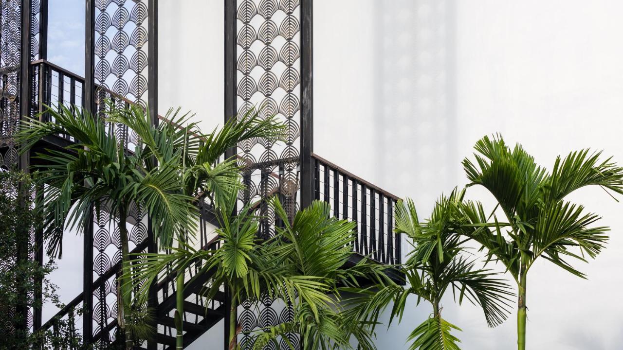 Shintana Saya La Maison Siem Reap Ngoại thất bức ảnh The staircase